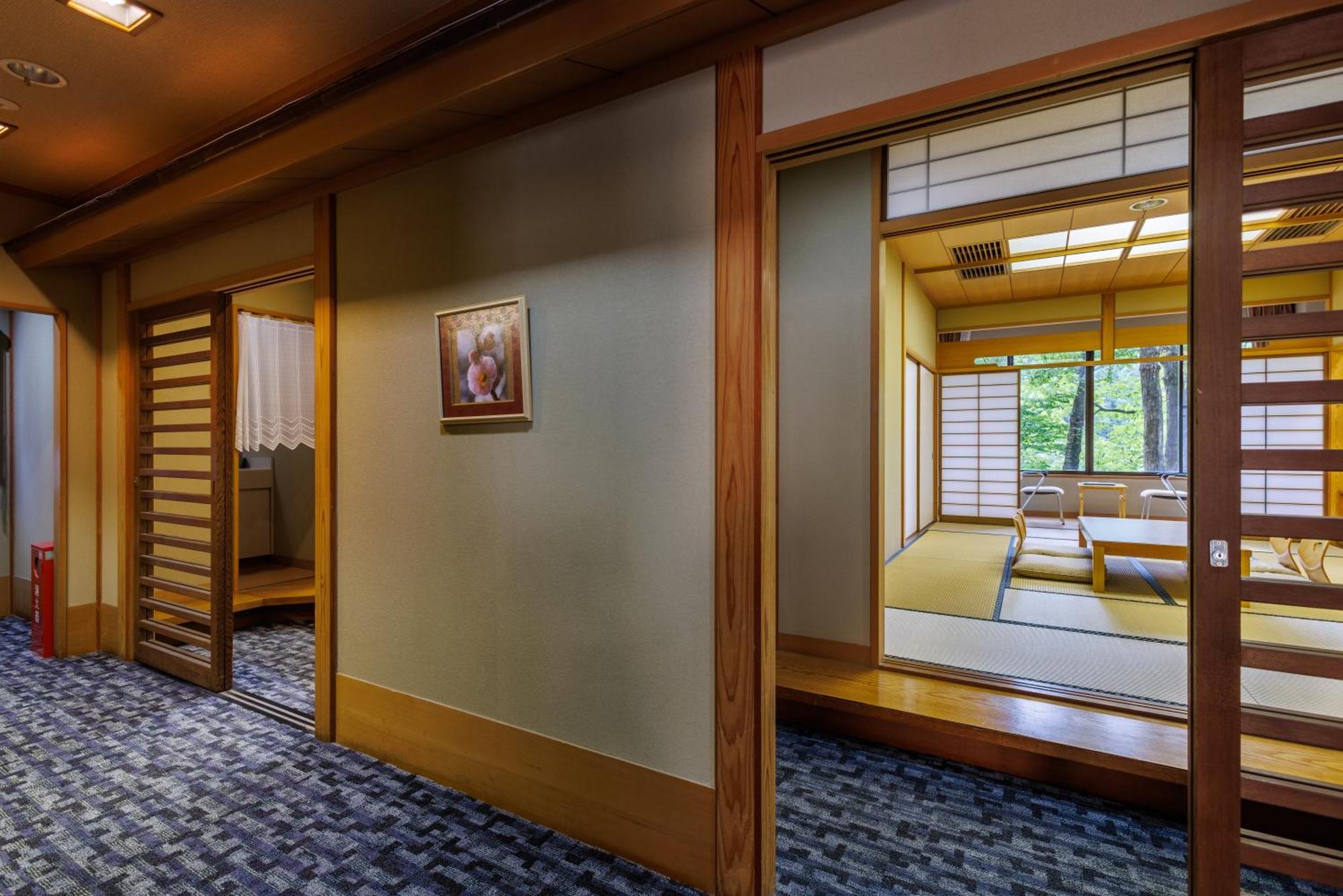 Okutamaji Hotel Ome Luaran gambar